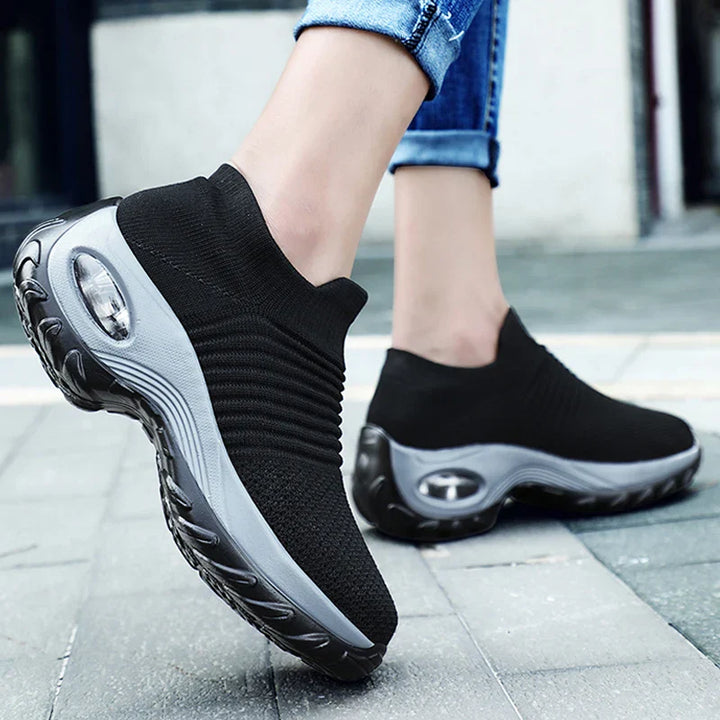"Kvinnors plattform sneakers, vit/svart/röd, textil och syntet, elegant design för stil och komfort"