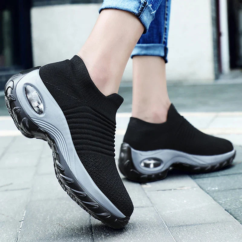 "Kvinnors plattform sneakers, vit/svart/röd, textil och syntet, elegant design för stil och komfort"