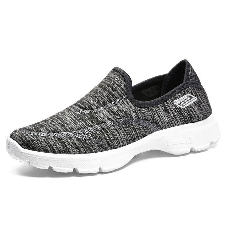 "Kvinnors sneakers i lätt textil med andningsbar design, flexibla detaljer och antisklid-sulor för daglig komfort."