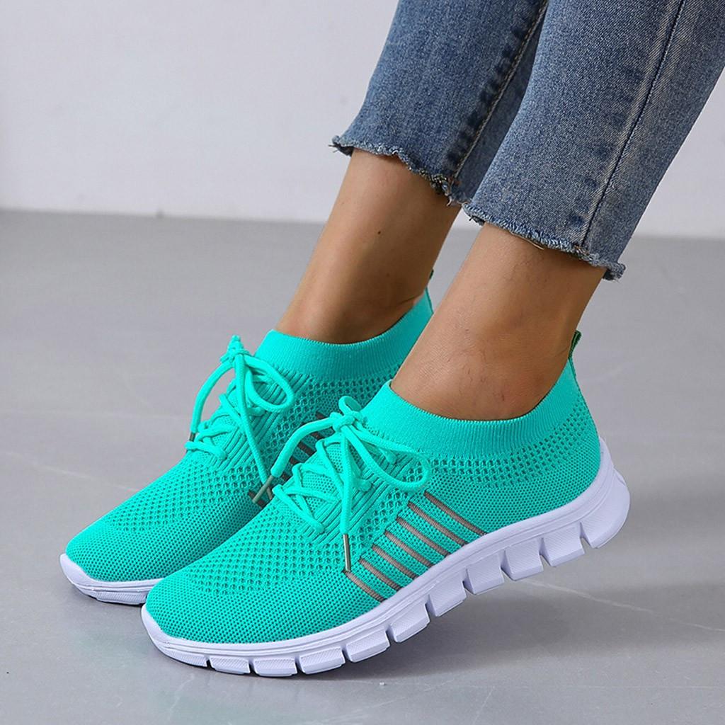"Kvinnors sneakers med ortopedisk design, flexibel sula och bekväm passform, idealisk för daglig användning och stil."