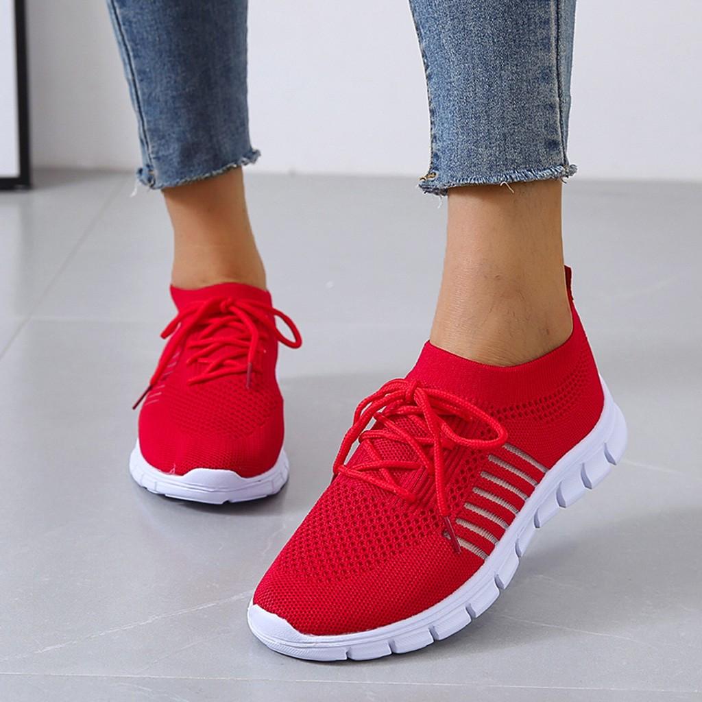 "Kvinnors sneakers med ortopedisk design, flexibel sula och bekväm passform, idealisk för daglig användning och stil."