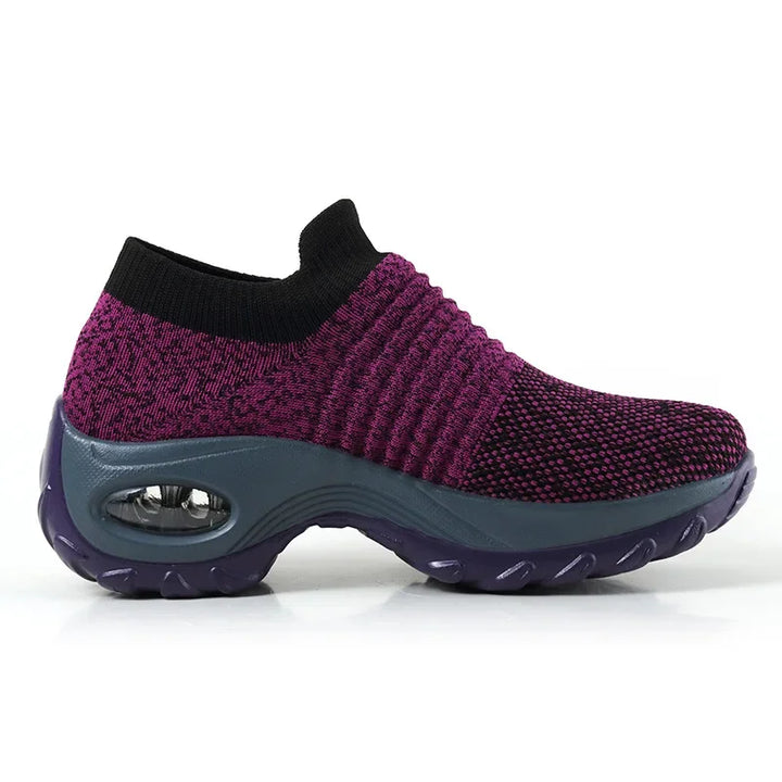 "Kvinnors stilfulla plattformsneakers i textil och syntet med solid design, perfekt för casual och aktivt bruk."