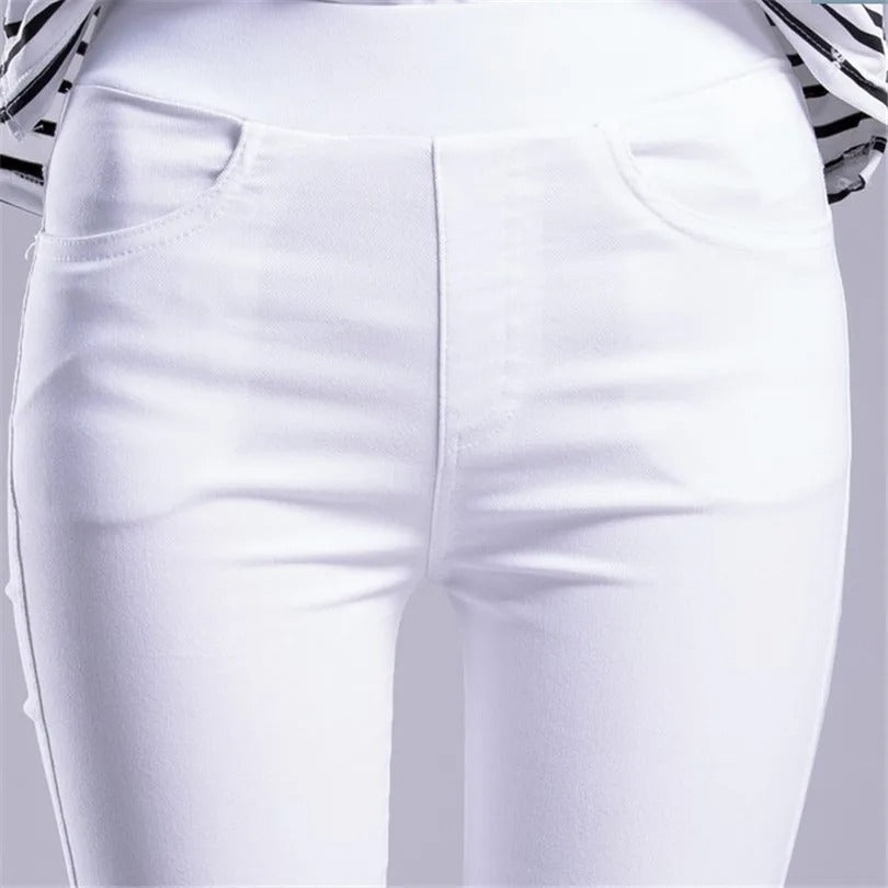"Kvinnors stretch skinny byxor i svart med smickrande passform och högkvalitativt stretchtyg, konturerar och lyfter stilen."