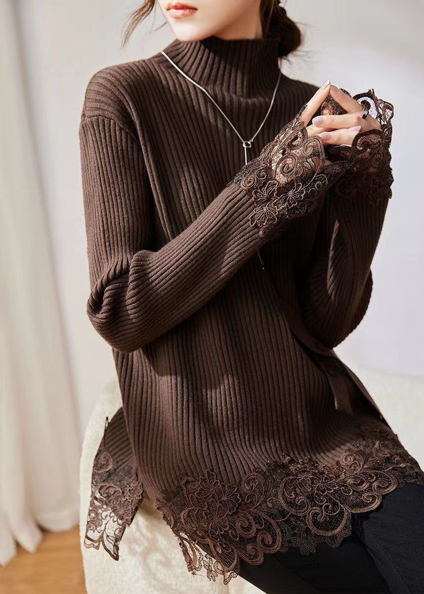 "Kvinnors turtleneck tröja med spetsdetaljer, elegant mönster, varm och mjuk, perfekt för kalla dagar och stiliga outfits."