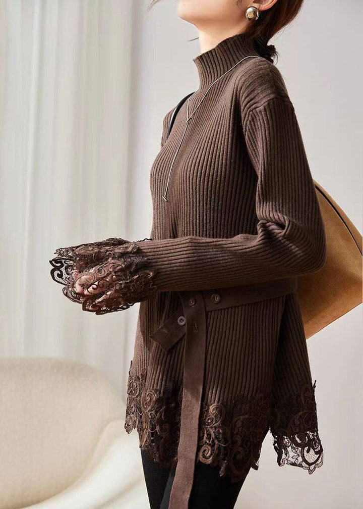 "Kvinnors turtleneck tröja med spetsdetaljer, elegant mönster, varm och mjuk, perfekt för kalla dagar och stiliga outfits."