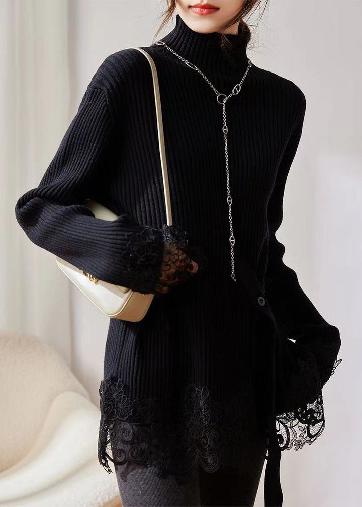 "Kvinnors turtleneck tröja med spetsdetaljer, elegant mönster, varm och mjuk, perfekt för kalla dagar och stiliga outfits."