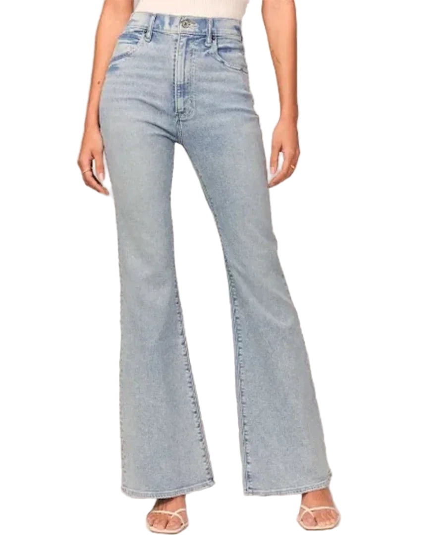 "Kvinnors utsvängda jeans med hög midja och stretch, blå, framhäver smickrande siluett och erbjuder stil och komfort."