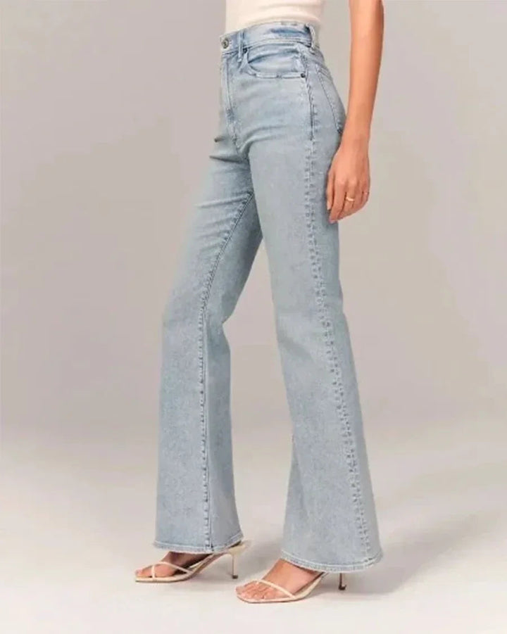 "Kvinnors utsvängda jeans med hög midja och stretch, blå, framhäver smickrande siluett och erbjuder stil och komfort."