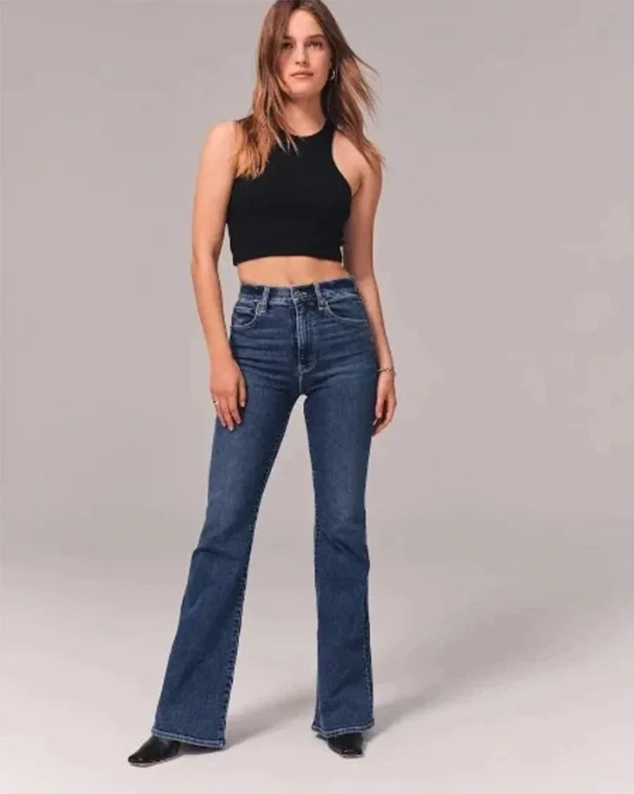 "Kvinnors utsvängda jeans med hög midja och stretch, blå, framhäver smickrande siluett och erbjuder stil och komfort."