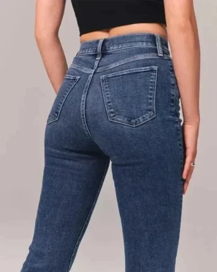 "Kvinnors utsvängda jeans med hög midja och stretch, blå, framhäver smickrande siluett och erbjuder stil och komfort."