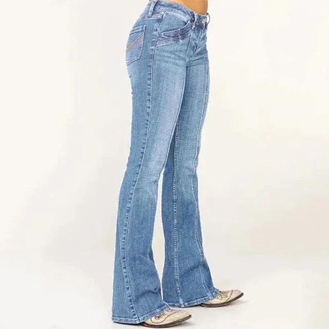 "Kvinnors utsvängda retrojeans med chic stil och bekväm passform, i blå denim med lätt stretch."