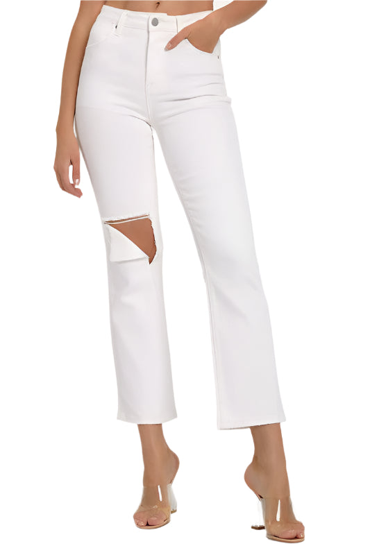 "Kvinnors vita distressed denim jeans med avslappnad passform, edgy design, praktiska fickor och fräscht utseende."