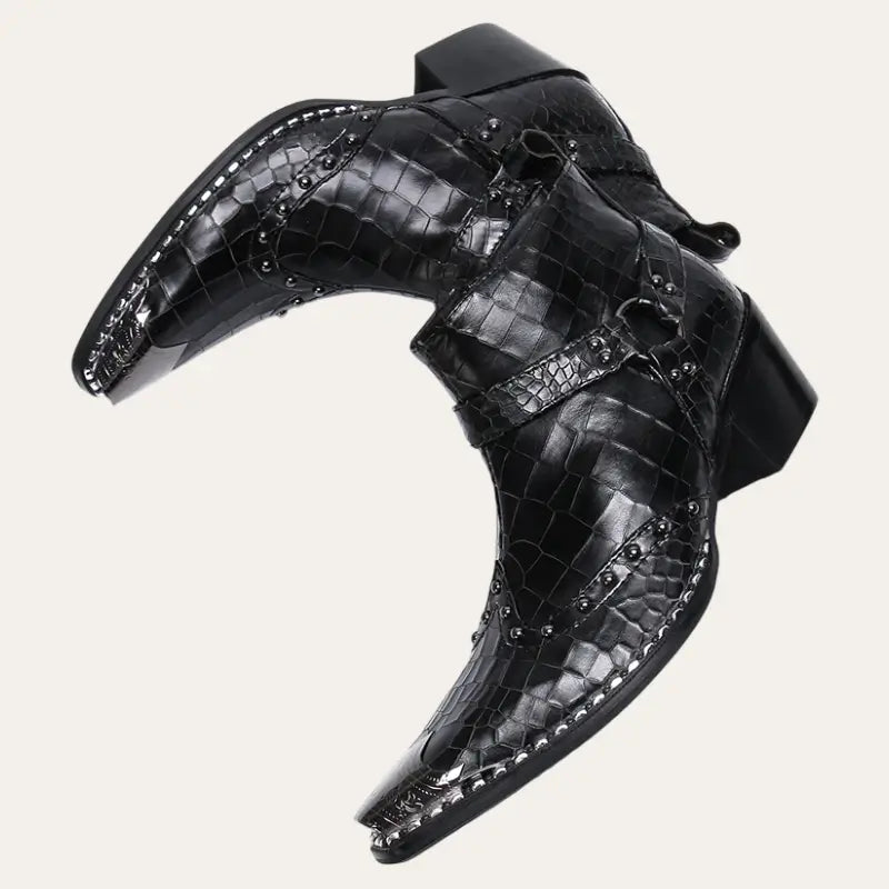 "Låga herr cowboyboots i svart PU-läder med krokodilmönster och dragkedja, perfekt för stilmedvetna män."