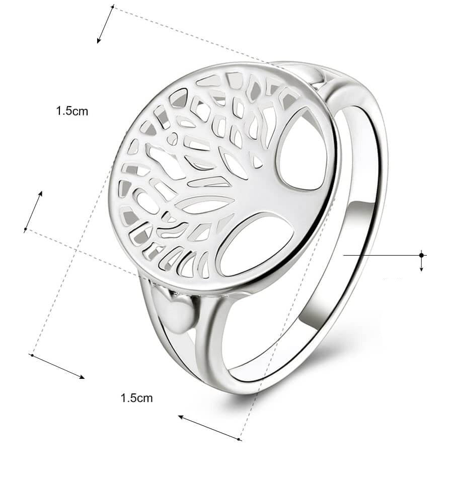 "Livets Träd ring i sterling silver, kvinnlig design, detaljerat keltiskt mönster, glänsande och tidlös stil."