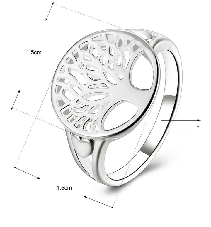 "Livets Träd ring i sterling silver, kvinnlig design, detaljerat keltiskt mönster, glänsande och tidlös stil."