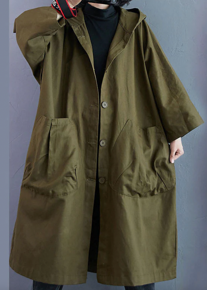 Lång damjacka i polyester, stilfull och varm för höst och vinter, med modern design och längre snitt.