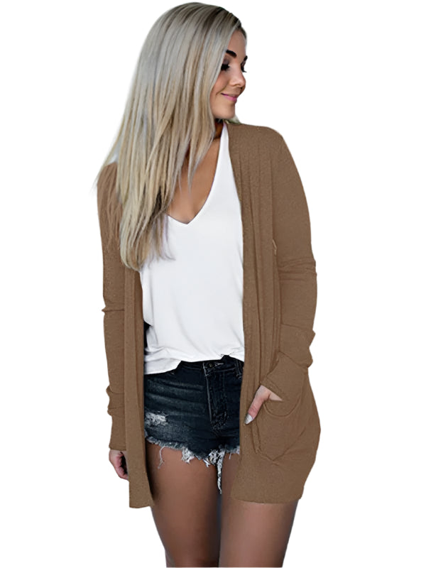 "Långärmad stickad cardigan för damer i mjukt material med elegant, stilren stickning och öppen front."