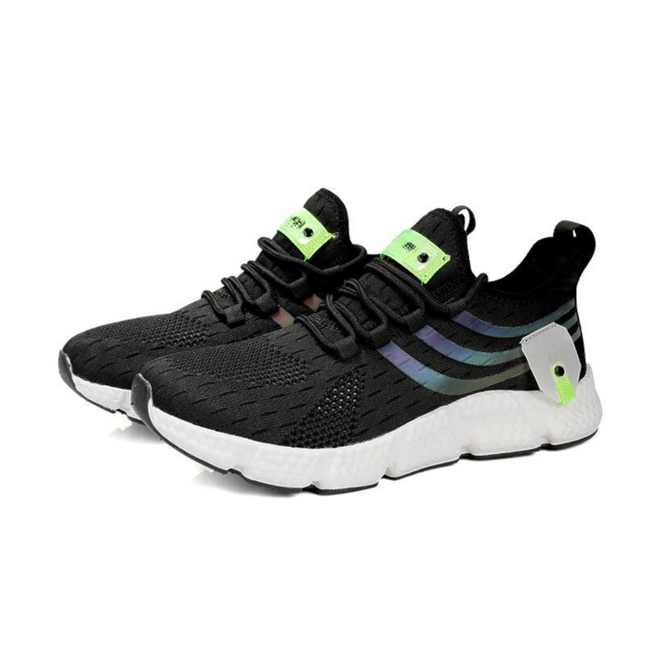 "Lätta gym sneakers för män i stilren design, svart mesh-ovandel, vit gummisula, perfekt för träning och vardagsbruk."