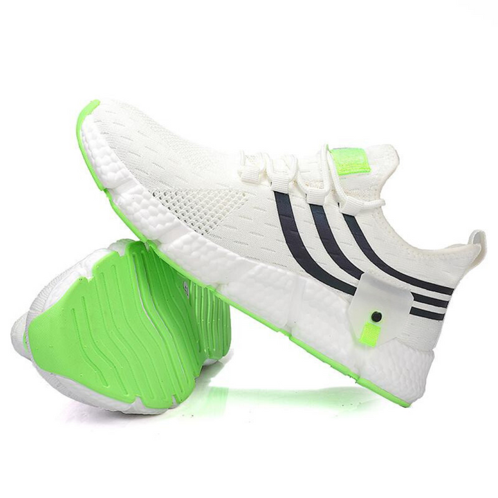 "Lätta gym sneakers för män i stilren design, svart mesh-ovandel, vit gummisula, perfekt för träning och vardagsbruk."