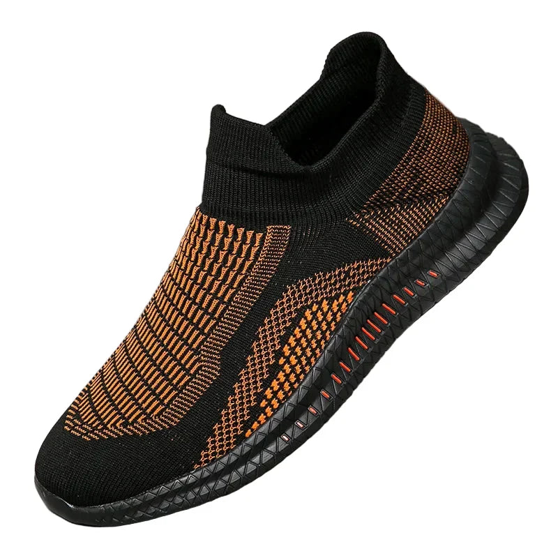 Lätta slip-on vandringsskor för herrar, andningsbara och stilrena, perfekta för både vardag och utomhusäventyr.