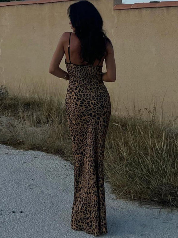 Maxiklänning dam halterneck i leopardmönster, elegant design med sofistikerad maxilängd för ett stilrent intryck.