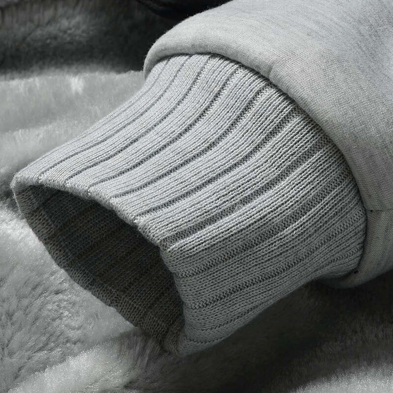 "Men's vinter fleecejacka med huva och dragkedja, mjukt foder, vindtät, elastiska sidor, framvy."