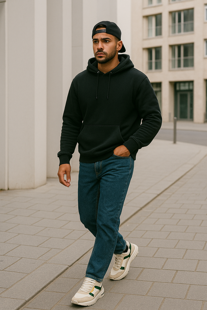 Minimalistiska herrsneakers i suede med gummisula, elegant design perfekt för casual och smart casual outfits.