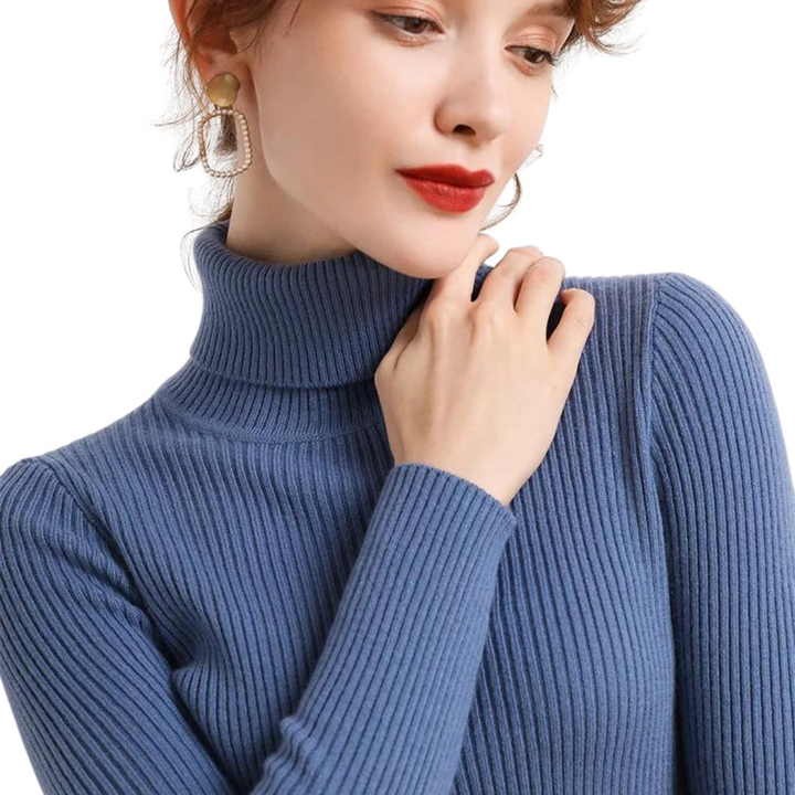 "Mjuk dam turtleneck tröja i stickad polyester. Klassisk polokrage, varm och elegant, perfekt för kyliga dagar."