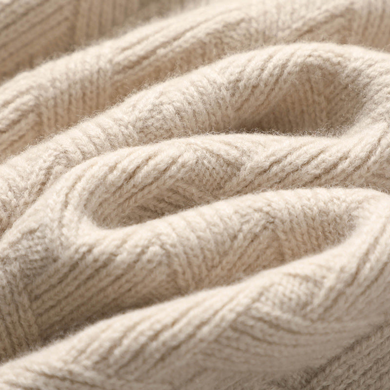 "Mjuk kvinnors tröja med tidlös design, syns i beige ton med subtila detaljer, perfekt för alla stilar och säsonger."