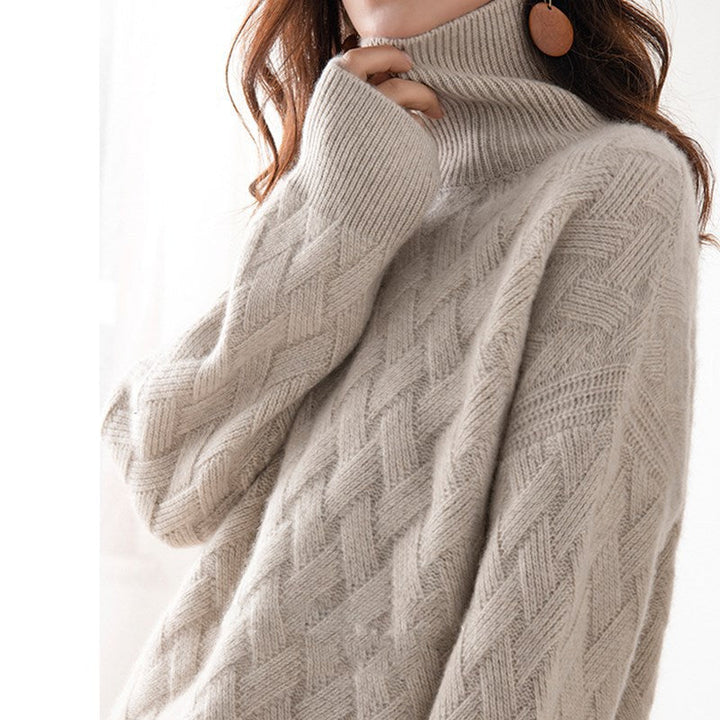 "Mjuk kvinnors tröja med tidlös design, syns i beige ton med subtila detaljer, perfekt för alla stilar och säsonger."