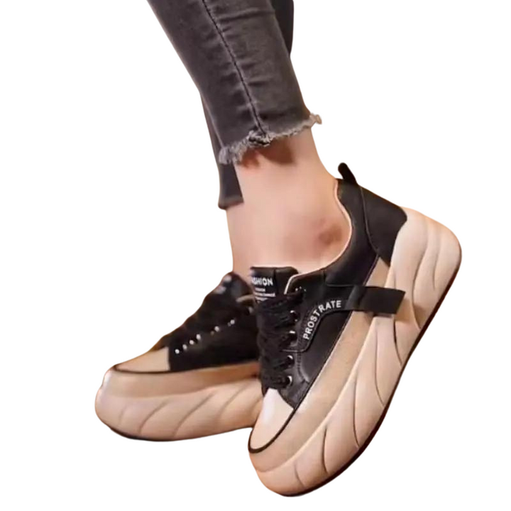 "Mjuka svarta och bruna damsneakers med tjock sula i PU, stil och komfort för moderna kvinnor, hög hållbarhet."