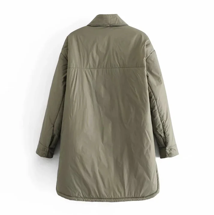 "Mångsidig dam vinterjacka i hållbart material, modern design, perfekt för kalla dagar och vinteräventyr."