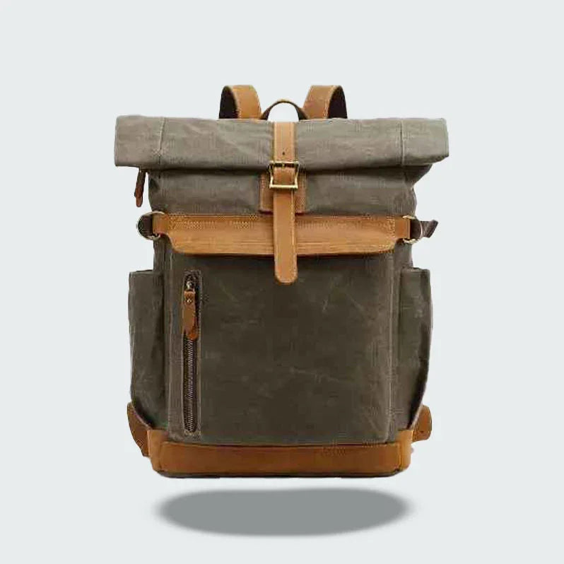 "Mäns klassisk ryggsäck i canvas och läder med roll-top, grön ton, justerbara remmar, expanderbar kapacitet."