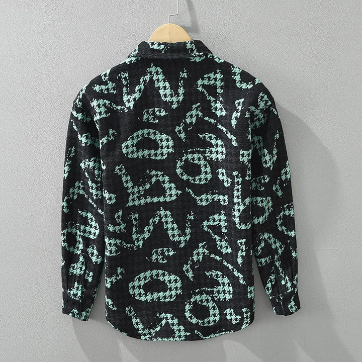 "Mäns långärmad skjorta med kontrastpanel, mjukt polyester, stilren design för både avslappnad och formell look."