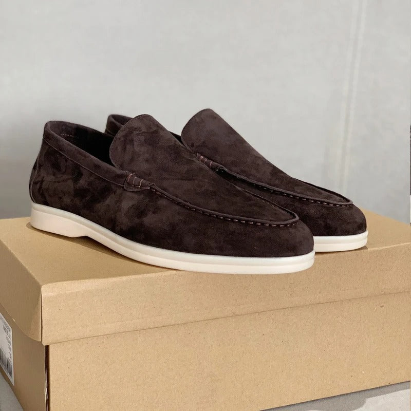 "Mäns mockaloafers i PU-läder, slip-on design, elegant brun färg, perfekt för både formella och avslappnade tillfällen."
