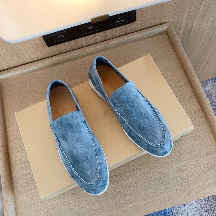 "Mäns mockaloafers i PU-läder, slip-on design, elegant brun färg, perfekt för både formella och avslappnade tillfällen."