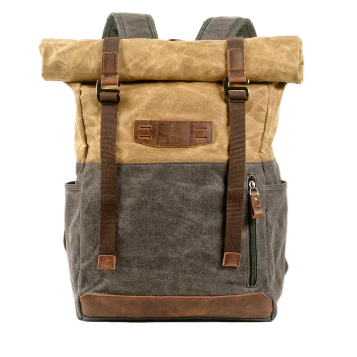 Mäns modern rolltop ryggsäck i slitstark väv, justerbar design, vadderade axelremmar, idealisk för vardag och resor.