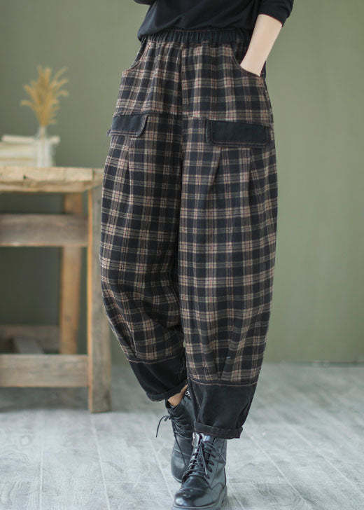 "Mäns patchwork denim byxor med elastisk midja, trendig och avslappnad stil, i vårens bästa modefärger."