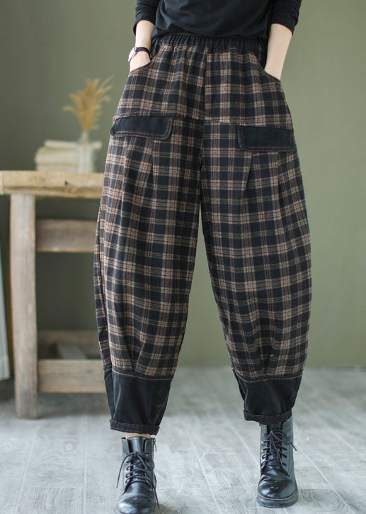 "Mäns patchwork denim byxor med elastisk midja, trendig och avslappnad stil, i vårens bästa modefärger."