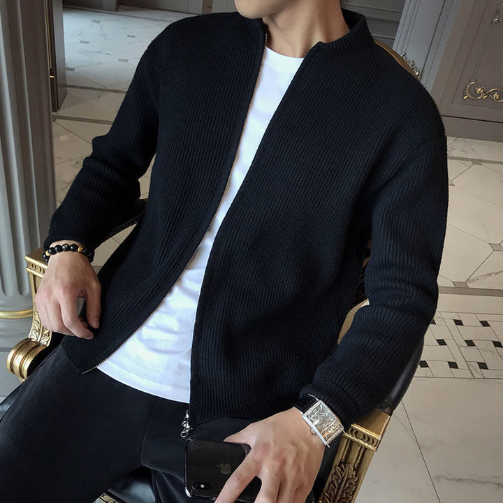 "Mäns ribbad cardigan med dragkedja, designad för stil och komfort, idealisk för både vardag och formella tillfällen."