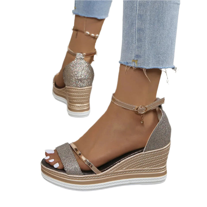 "Modern syntetisk bekväm dam sandal med stilren design, tillgänglig i guld, roséguld, silver och svart för alla tillfällen."