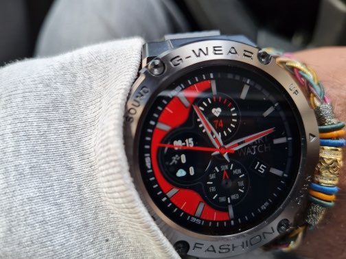 "Modern vattentät smartklocka för män, stilren design, 1.32 tum HD-skärm, sportlägen, hälsofunktioner, silikagelarmband."