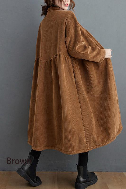 Mörkgrön kvinnojacka i kordflod med figurnära midja, elegant och bekväm med avslappnad passform, bild 9