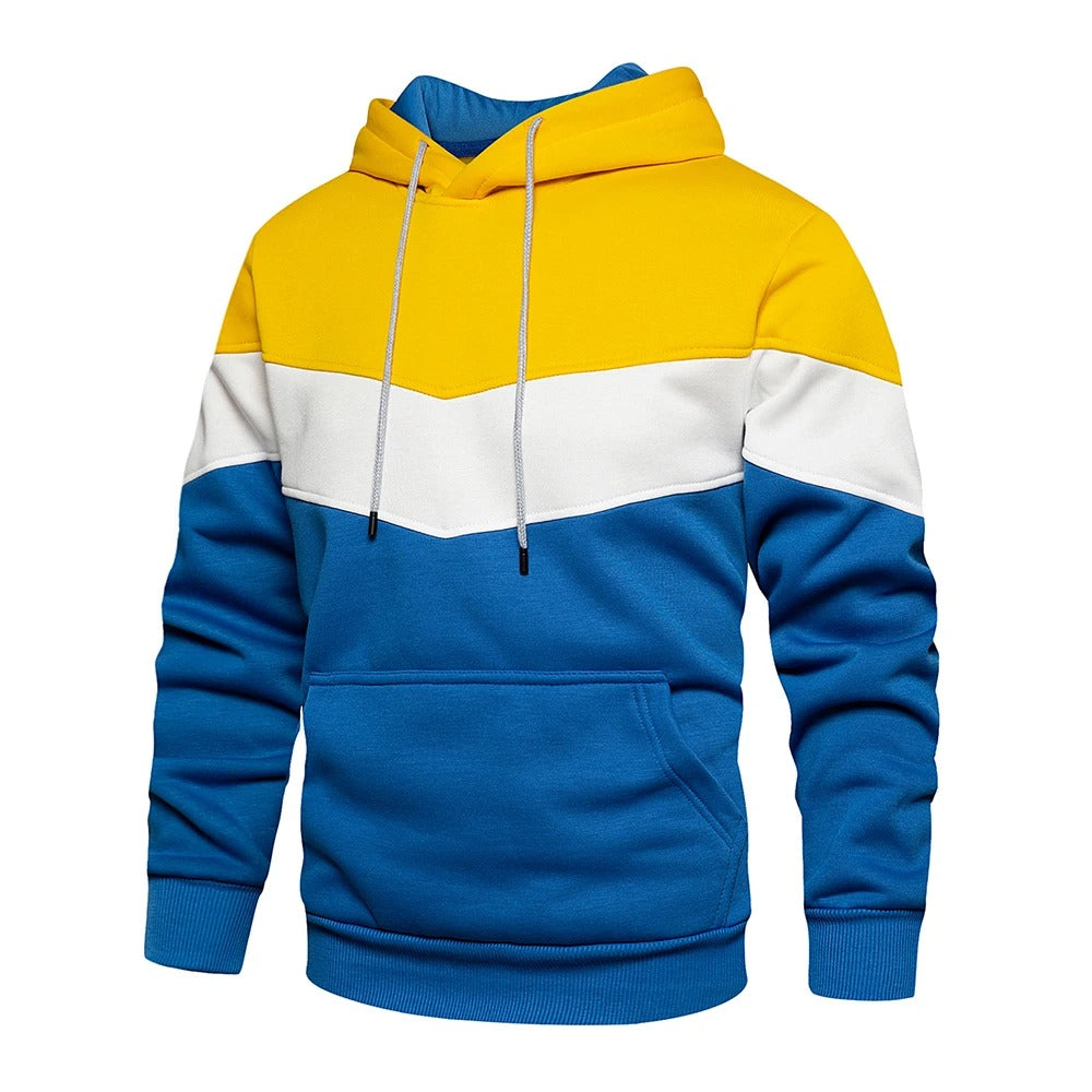 "Patchwork Fleece Hoodie för män i mjuk fleece med unik lapptäcksdesign, perfekt för avslappnad stil och komfort."