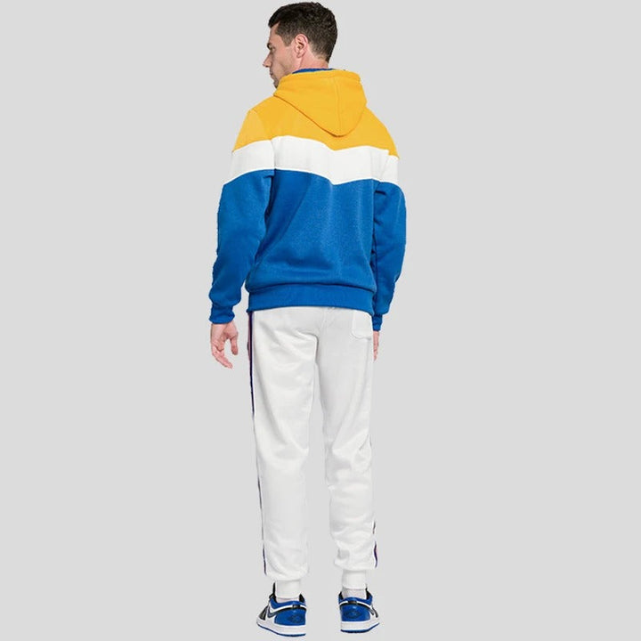 "Patchwork Fleece Hoodie för män i mjuk fleece med unik lapptäcksdesign, perfekt för avslappnad stil och komfort."