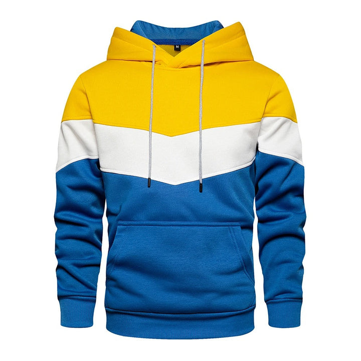 "Patchwork Fleece Hoodie för män i mjuk fleece med unik lapptäcksdesign, perfekt för avslappnad stil och komfort."