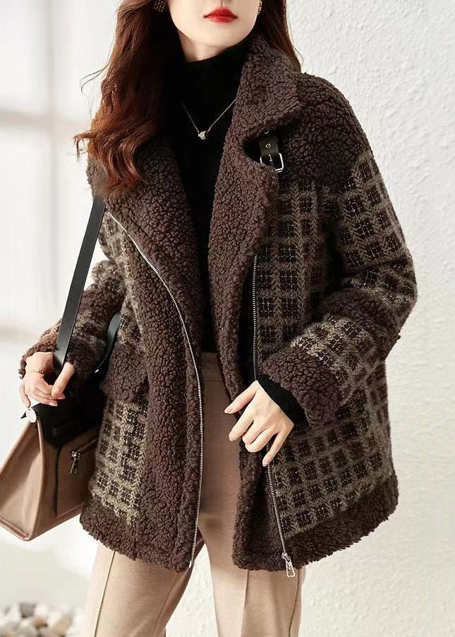 "Patchwork damjacka med dragkedja och teddyfinish, modern och trendig stil för kyliga dagar"