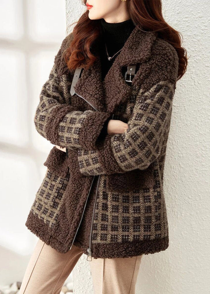 "Patchwork damjacka med dragkedja och teddyfinish, modern och trendig stil för kyliga dagar"