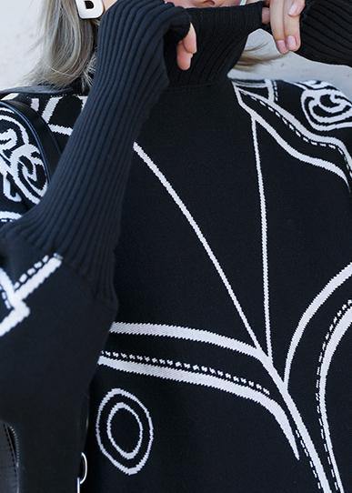 "Plus size batwing blus med trendigt och färgglatt tryck, luftig design för kvinnor, idealisk till vardags och fest."