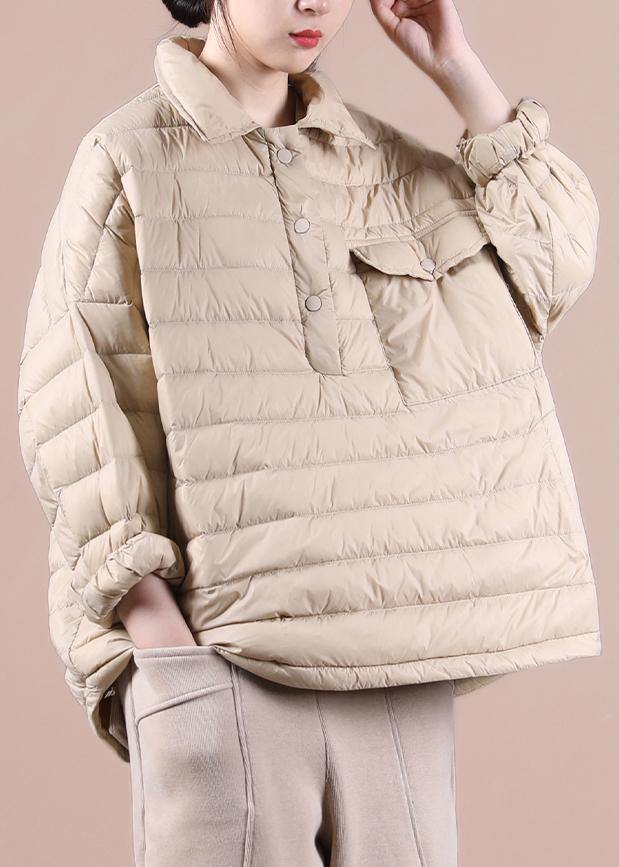 "Plus size vinterjacka för kvinnor, chic design med kavajfickor, bomullsblandning, valbara färger för kalla dagar."